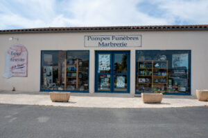 devanture de pompes funebres